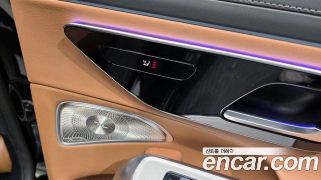 Mercedes-Benz E-Class E300 4MATIC Exclusive