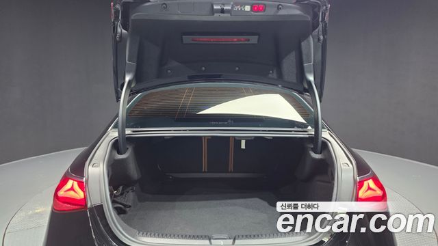 Mercedes-Benz E-Class E300 4MATIC Exclusive