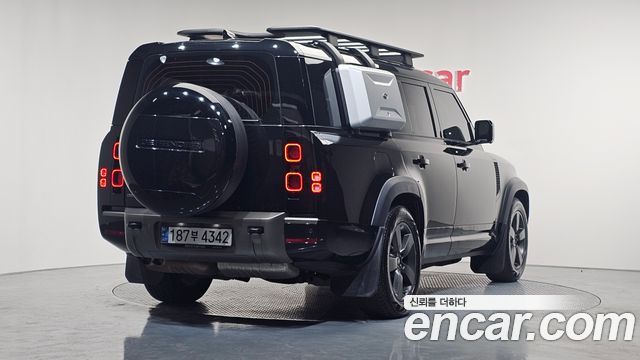 Land Rover Defender 130 D300 X-Dynamic HSE
