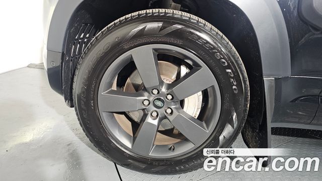 Land Rover Defender 130 D300 X-Dynamic HSE
