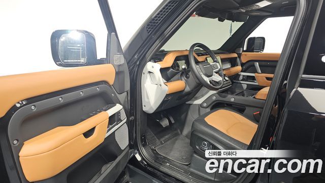 Land Rover Defender 130 D300 X-Dynamic HSE