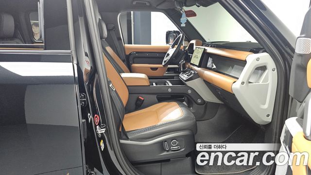 Land Rover Defender 130 D300 X-Dynamic HSE