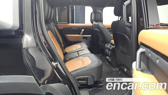 Land Rover Defender 130 D300 X-Dynamic HSE