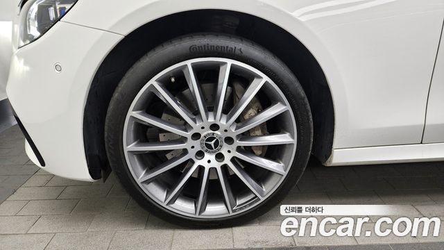 Mercedes-Benz E-Class E350 4MATIC AMG Line