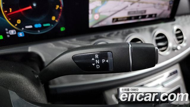 Mercedes-Benz E-Class E350 4MATIC AMG Line