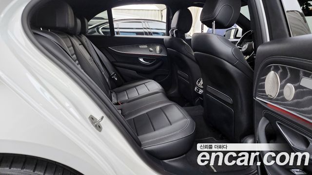 Mercedes-Benz E-Class E350 4MATIC AMG Line