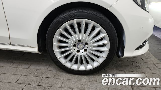 Mercedes-Benz E-Class E300 Elegance