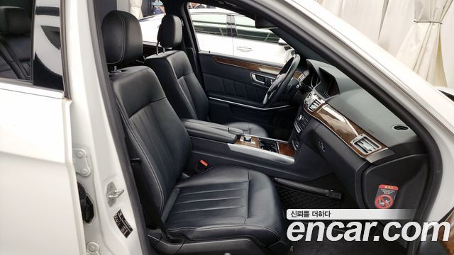 Mercedes-Benz E-Class E300 Elegance