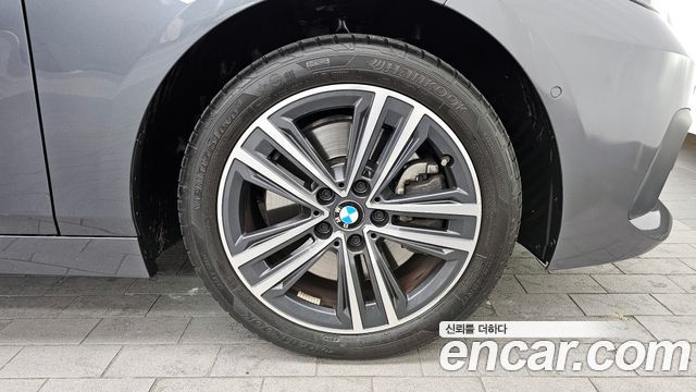 BMW 2-Series 220i Advantage
