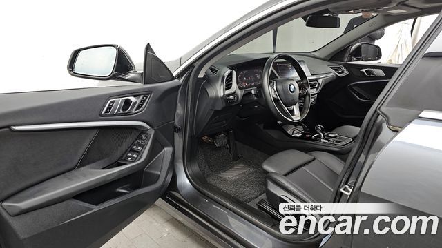 BMW 2-Series 220i Advantage