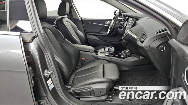 BMW 2-Series 220i Advantage