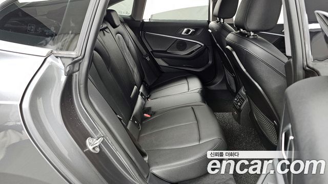BMW 2-Series 220i Advantage
