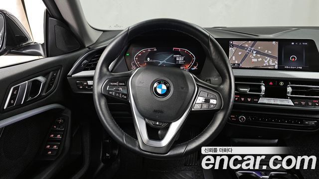 BMW 2-Series 220i Advantage
