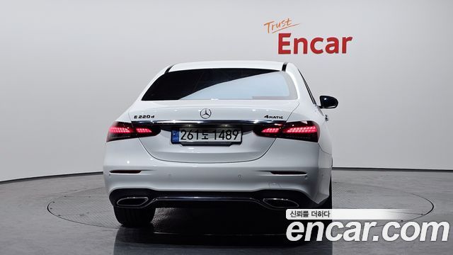 Mercedes-Benz E-Class E220d 4MATIC AMG Line