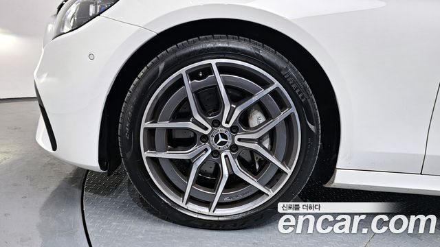 Mercedes-Benz E-Class E220d 4MATIC AMG Line