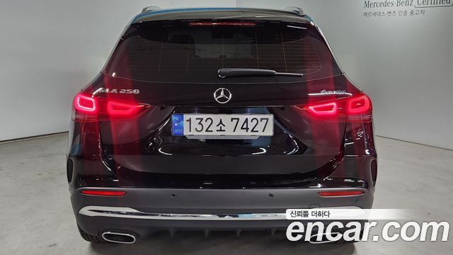 Mercedes-Benz GLA-Class GLA250 4MATIC