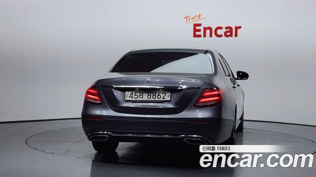 Mercedes-Benz E-Class E200 Avantgarde