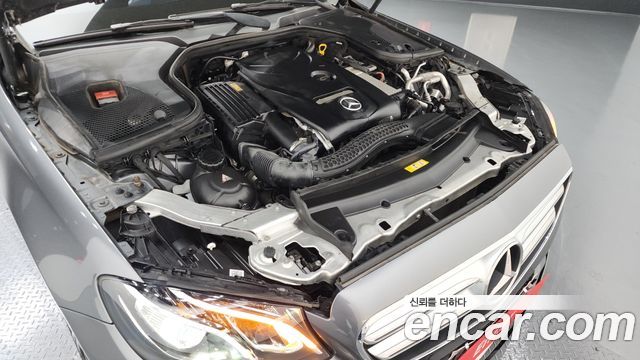 Mercedes-Benz E-Class E200 Avantgarde
