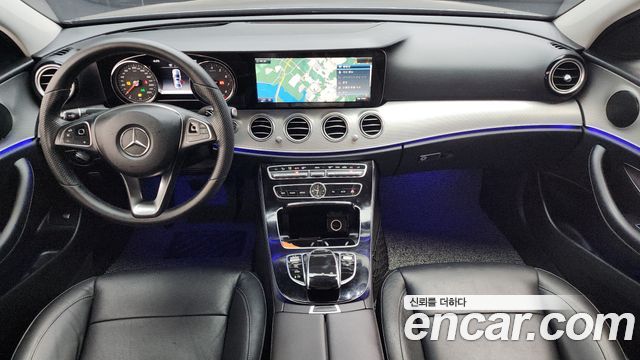 Mercedes-Benz E-Class E200 Avantgarde