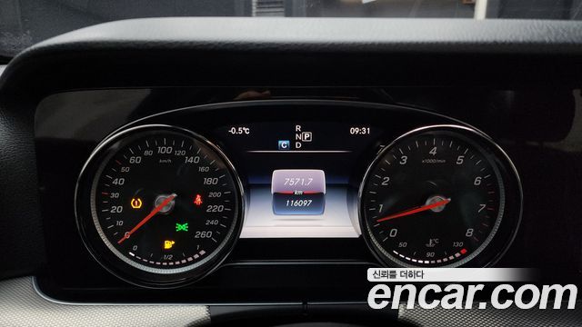 Mercedes-Benz E-Class E200 Avantgarde