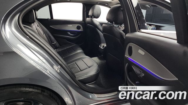 Mercedes-Benz E-Class E200 Avantgarde