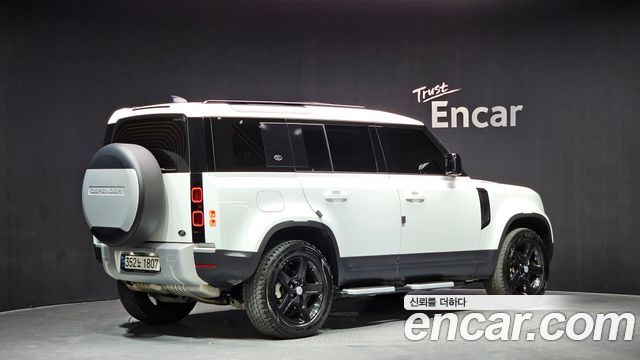 Land Rover Defender 110 D250 SE