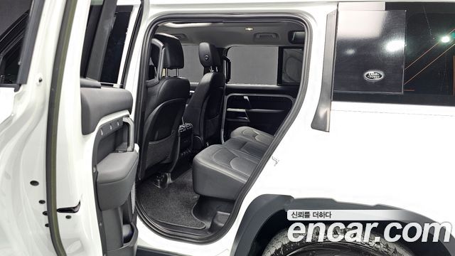 Land Rover Defender 110 D250 SE