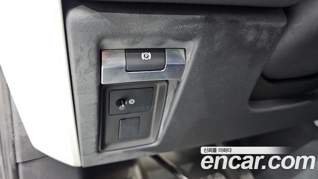 Land Rover Defender 110 D250 SE