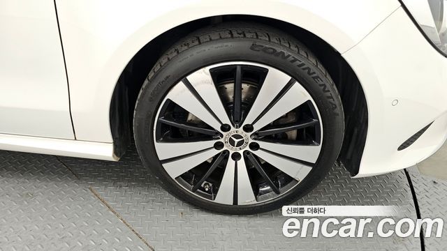 Mercedes-Benz CLA-Class CLA250 4MATIC
