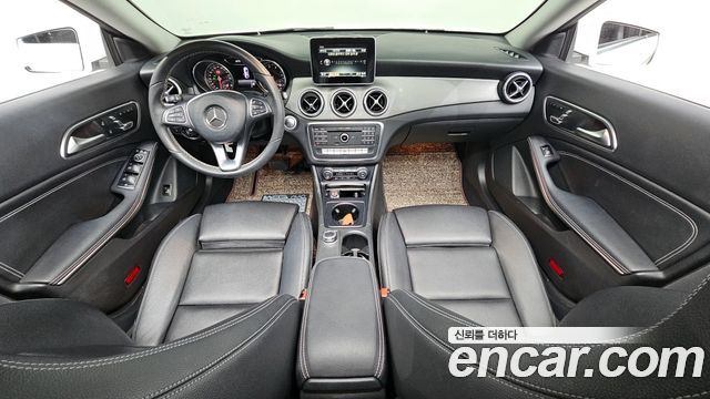 Mercedes-Benz CLA-Class CLA250 4MATIC