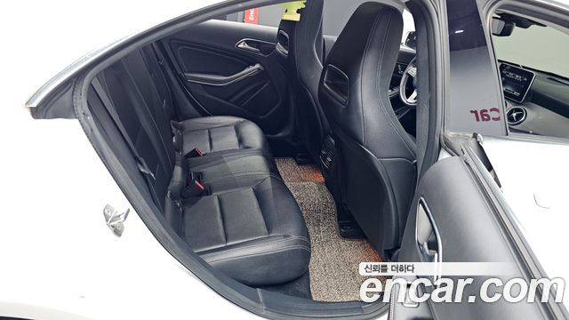 Mercedes-Benz CLA-Class CLA250 4MATIC