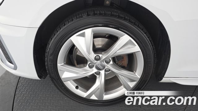 Audi A4 40 TFSI Premium