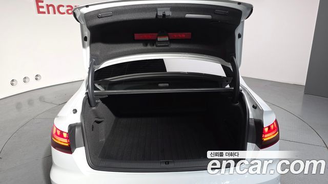 Audi A4 40 TFSI Premium