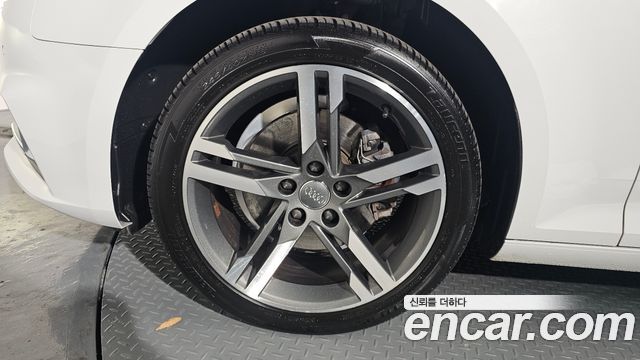 Audi A4 40 TFSI Premium