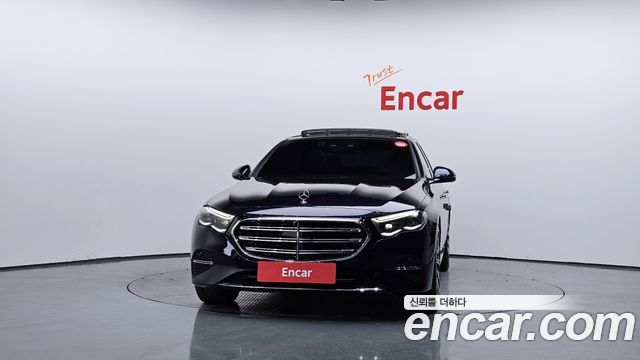 Mercedes-Benz E-Class E300 4MATIC Exclusive