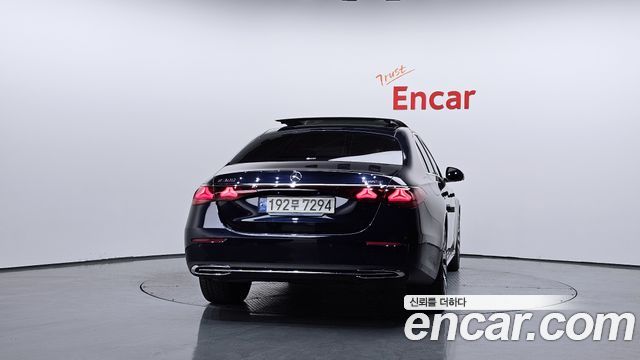 Mercedes-Benz E-Class E300 4MATIC Exclusive