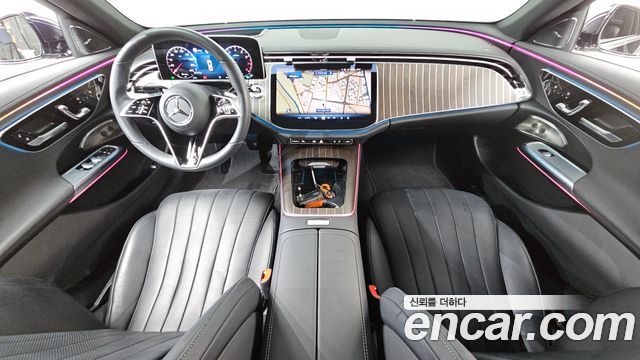 Mercedes-Benz E-Class E300 4MATIC Exclusive