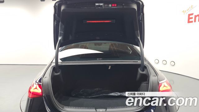 Mercedes-Benz E-Class E300 4MATIC Exclusive