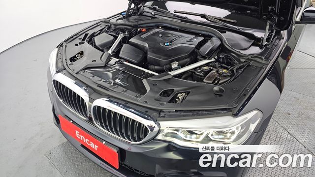 BMW 5-Series 530i xDrive M Sport Package Plus