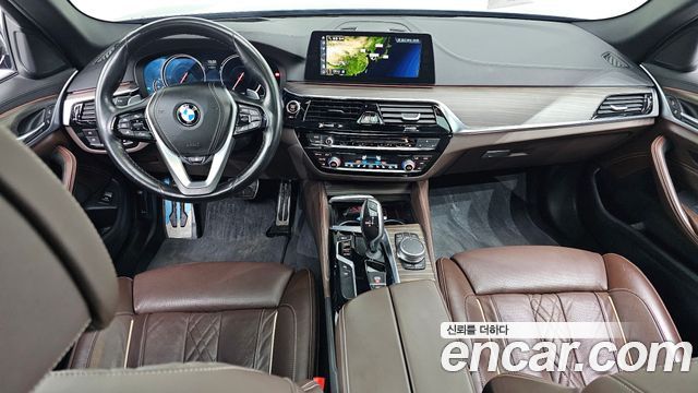 BMW 5-Series 530i xDrive M Sport Package Plus