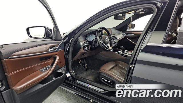 BMW 5-Series 530i xDrive M Sport Package Plus