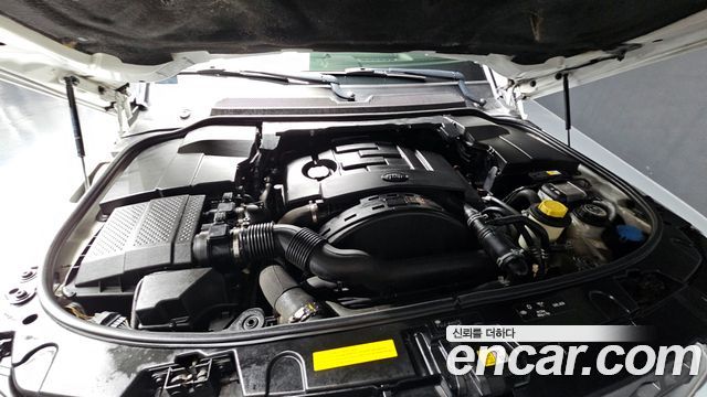 Land Rover Discovery 3.0 SDV6 SE