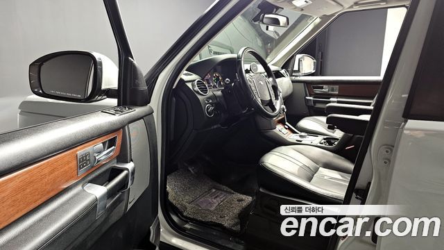 Land Rover Discovery 3.0 SDV6 SE