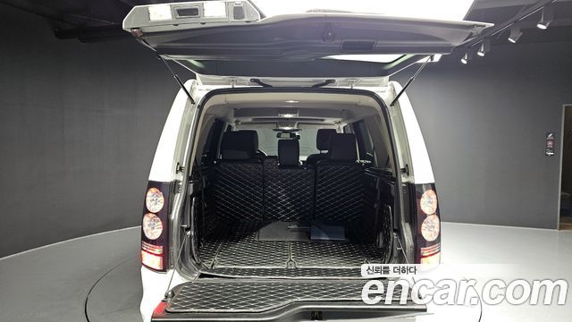 Land Rover Discovery 3.0 SDV6 SE