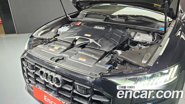 Audi Q8 55 TFSI Quattro Premium