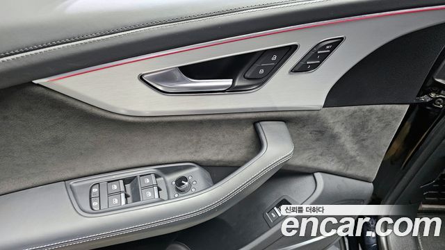 Audi Q8 55 TFSI Quattro Premium