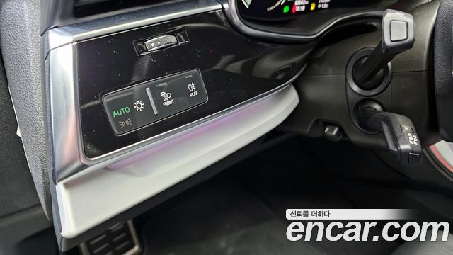 Audi Q8 55 TFSI Quattro Premium