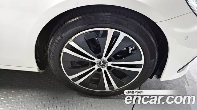 Mercedes-Benz E-Class E250 Avantgarde