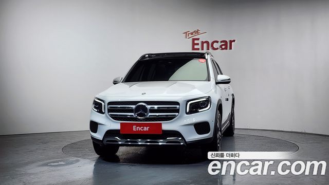 Mercedes-Benz GLB-Class GLB220