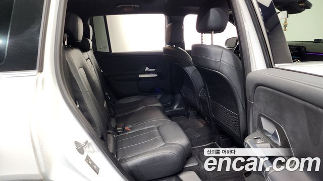 Mercedes-Benz GLB-Class GLB220
